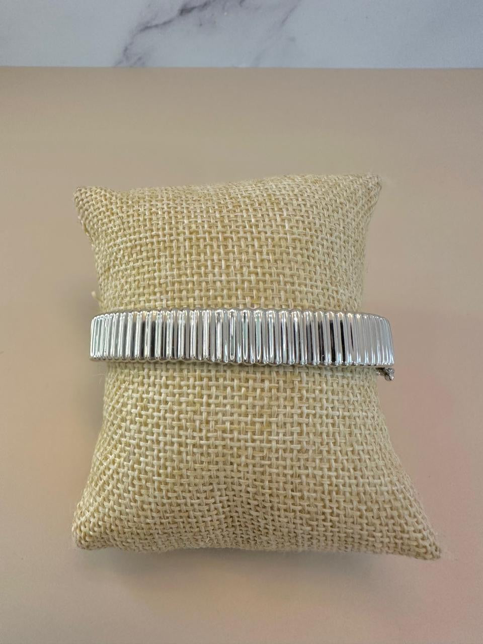 FLUTED BANGLE