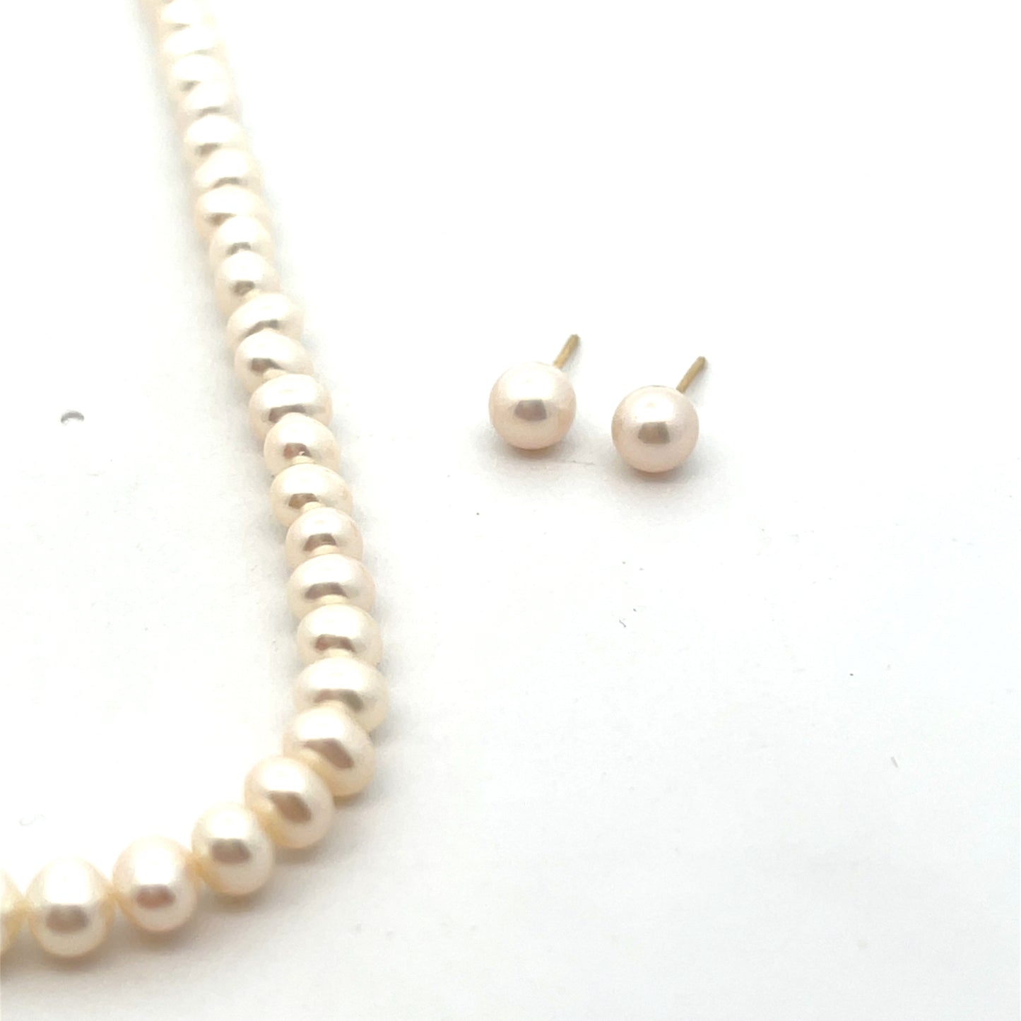 14K YG ALL AROUND MEDIUM PEARL NECKLACE 18" WITH EARRINGS