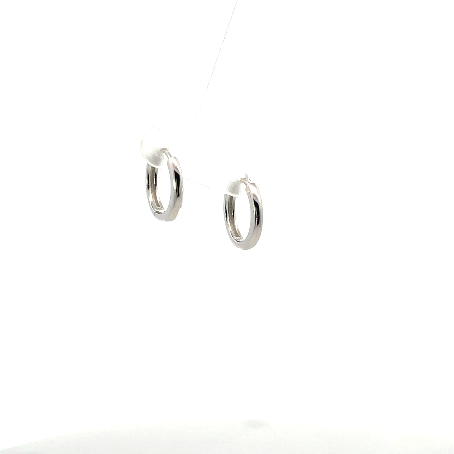 MEDIUM BASIC SOLID HOOPS SILVER