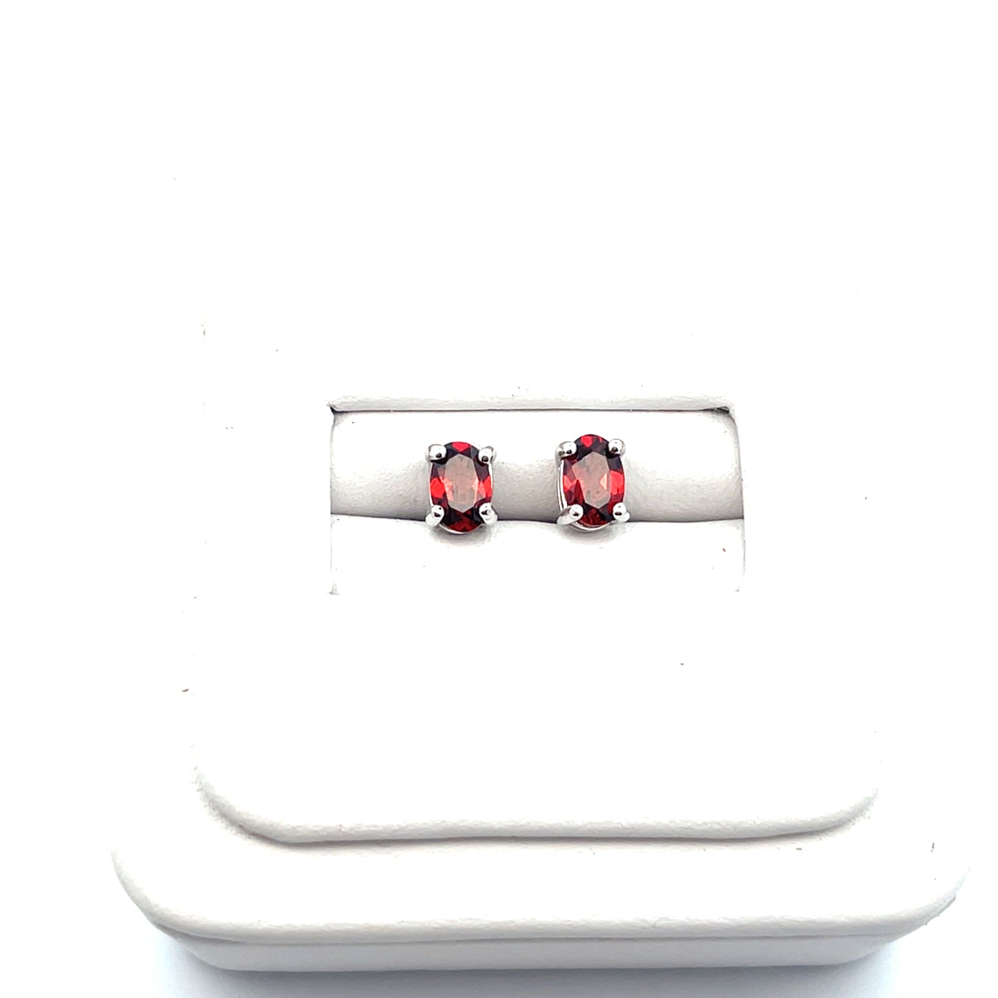 GRANATE OVAL SOLITAIRE