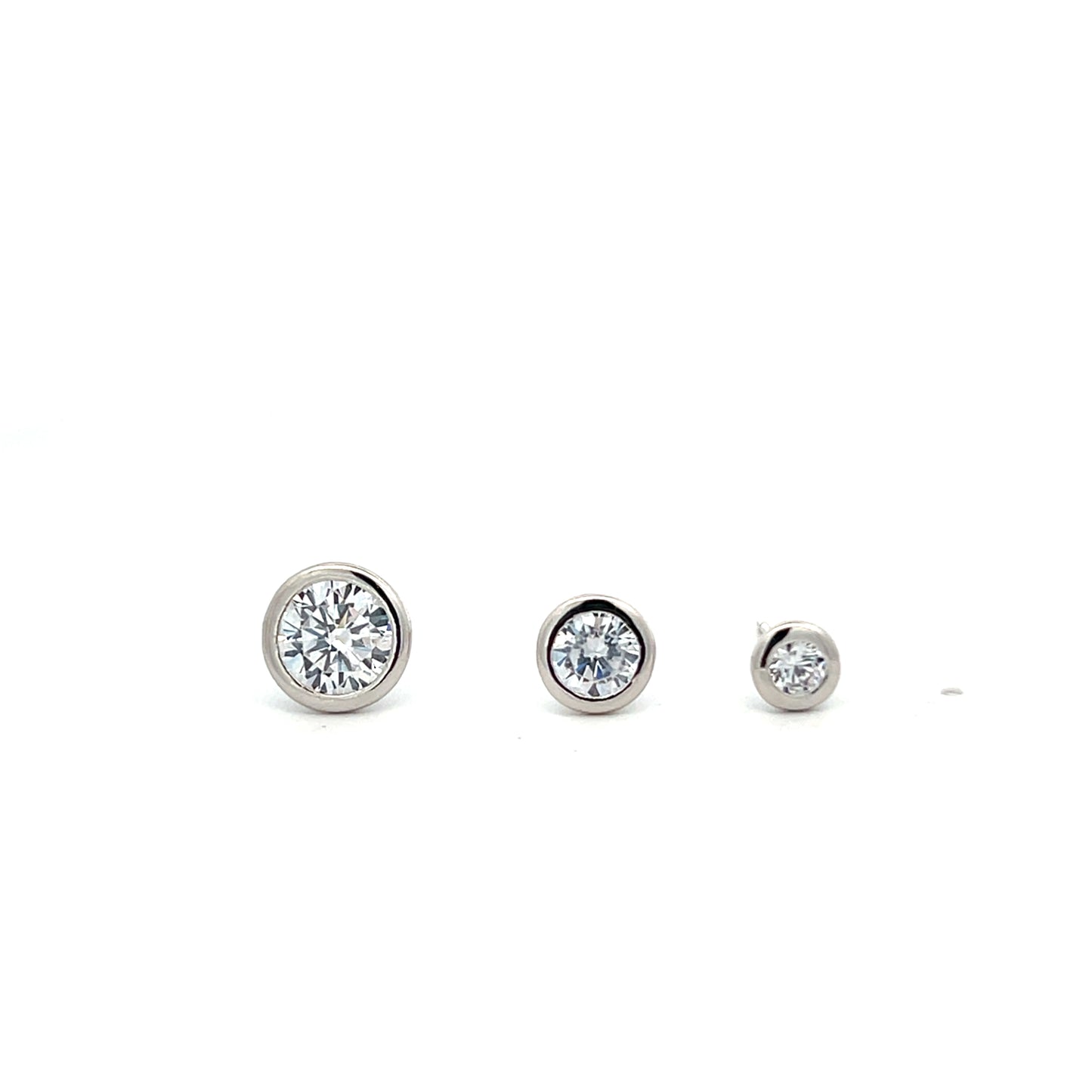 SOLITAIRE STUD WITH BEZEL