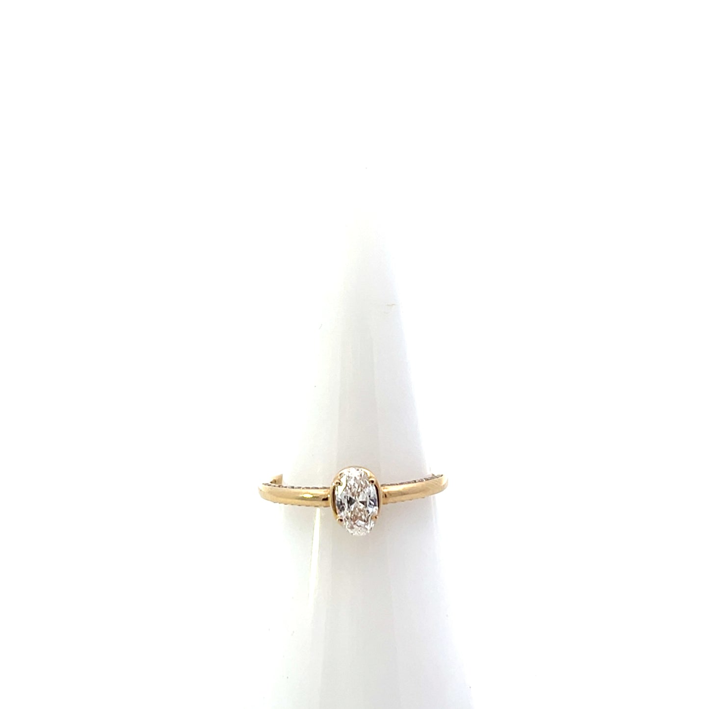 14K YG D-0.40CTW OVAL ENGAGEMENT RING WITH PAVE DIAMOND ACCENT