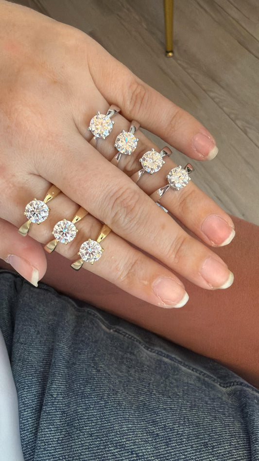 ROUND SOLITAIRE ENGAGEMENT RING WITH MOSANITE SGP