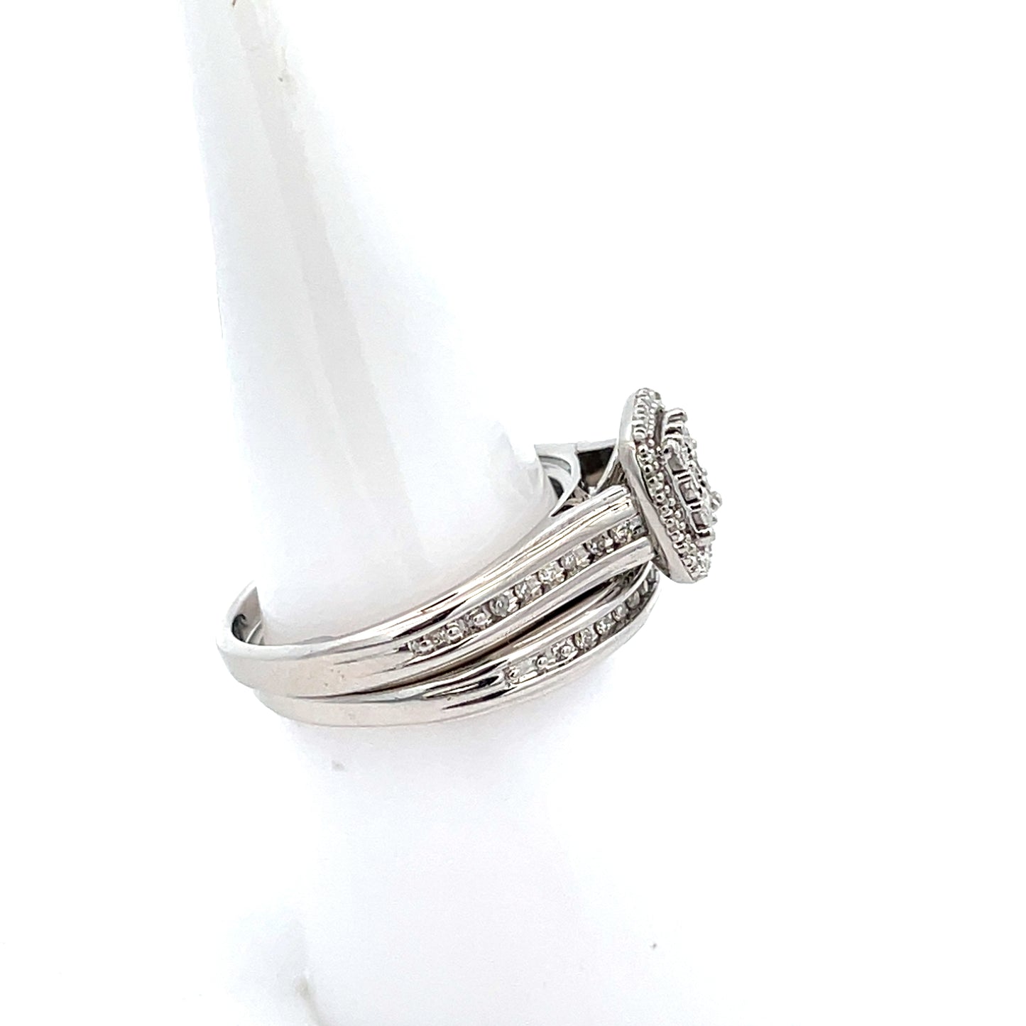 D-0.25CTW DIAMOND PRINCESS CUT WITH HALO DUO SET ENGAGEMENT RINGS (SIZE7)