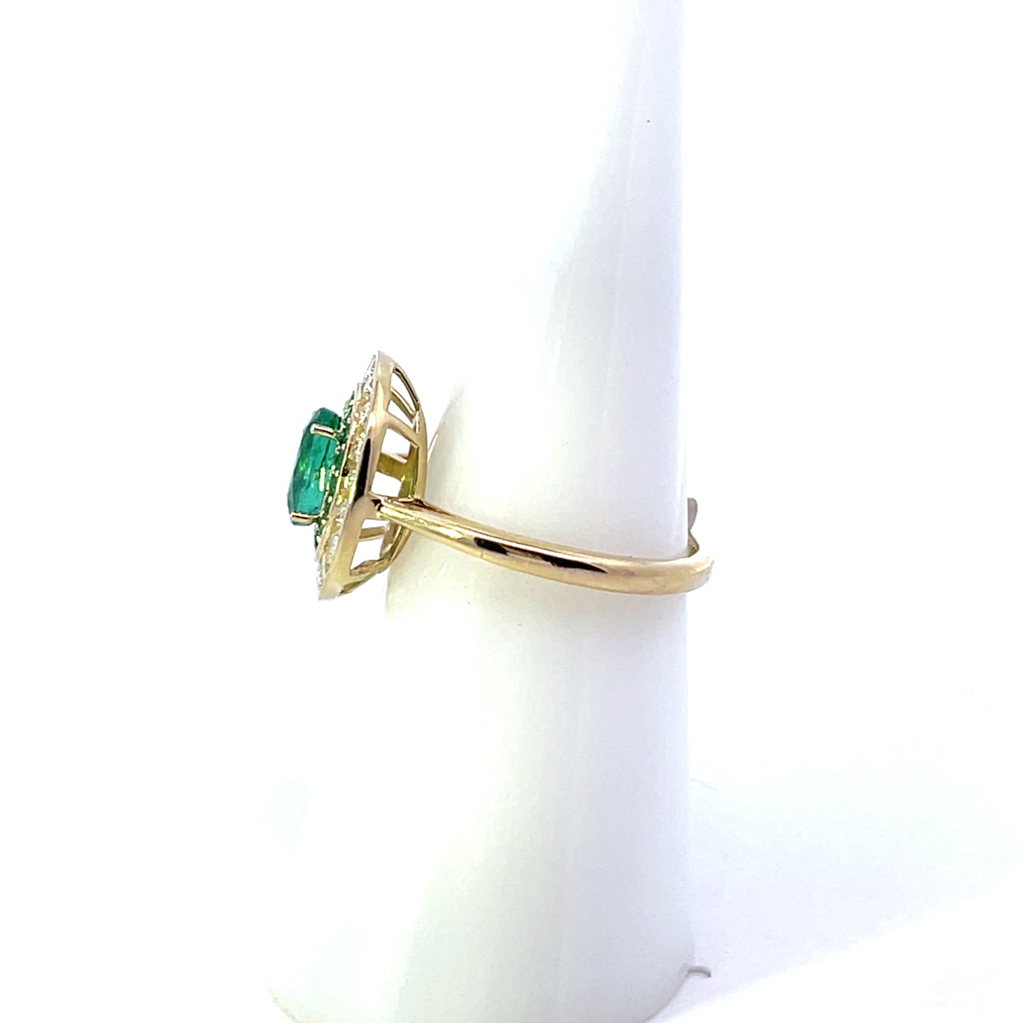 10K YG D-0.10CTW EMERALD SOLITAIRE WITH DIAMOND HALO RING