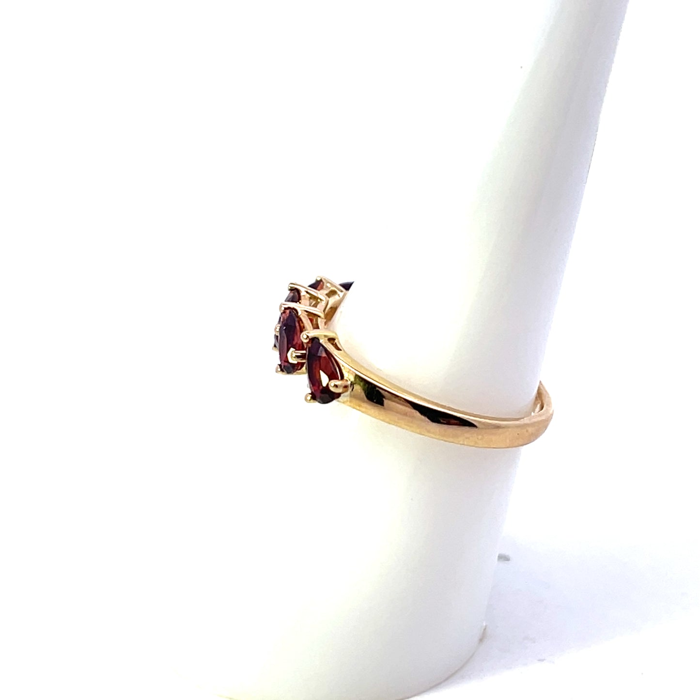 10K YG PEAR GARNET RING