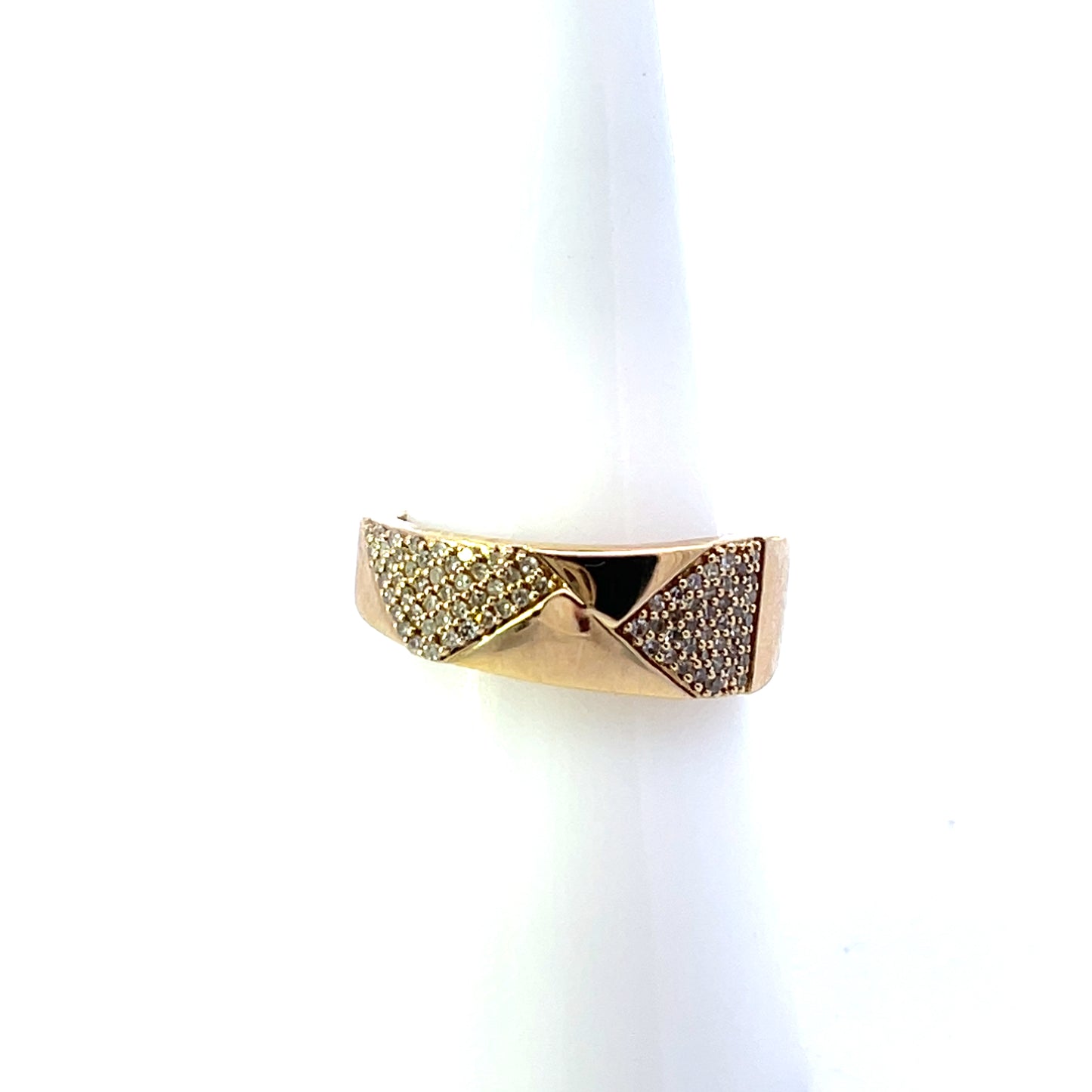 14K YG D-0.24CTW SOLID AND TRIANGLE PAVE RING