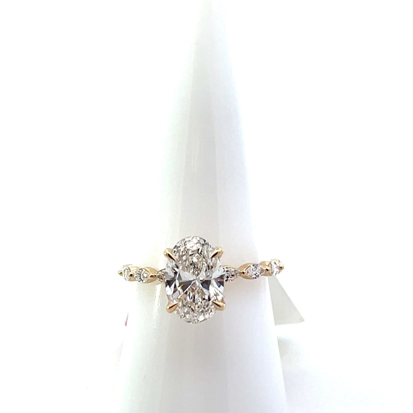 14K YG D-2.50CTW 2.05CT LAB DIAMOND OVAL WITH MARQUISE BAND ENGAGEMENT RING