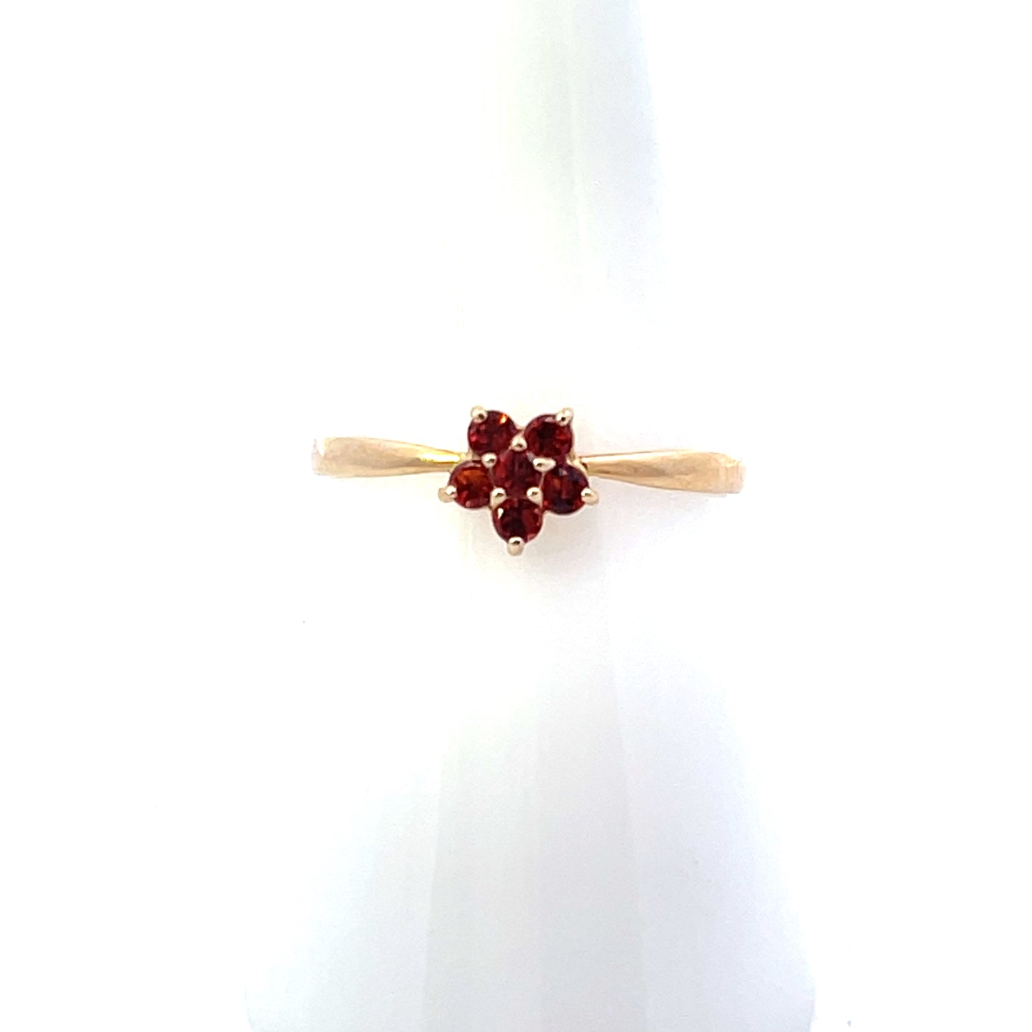 10K YG GARNET MINI FLOWER RING