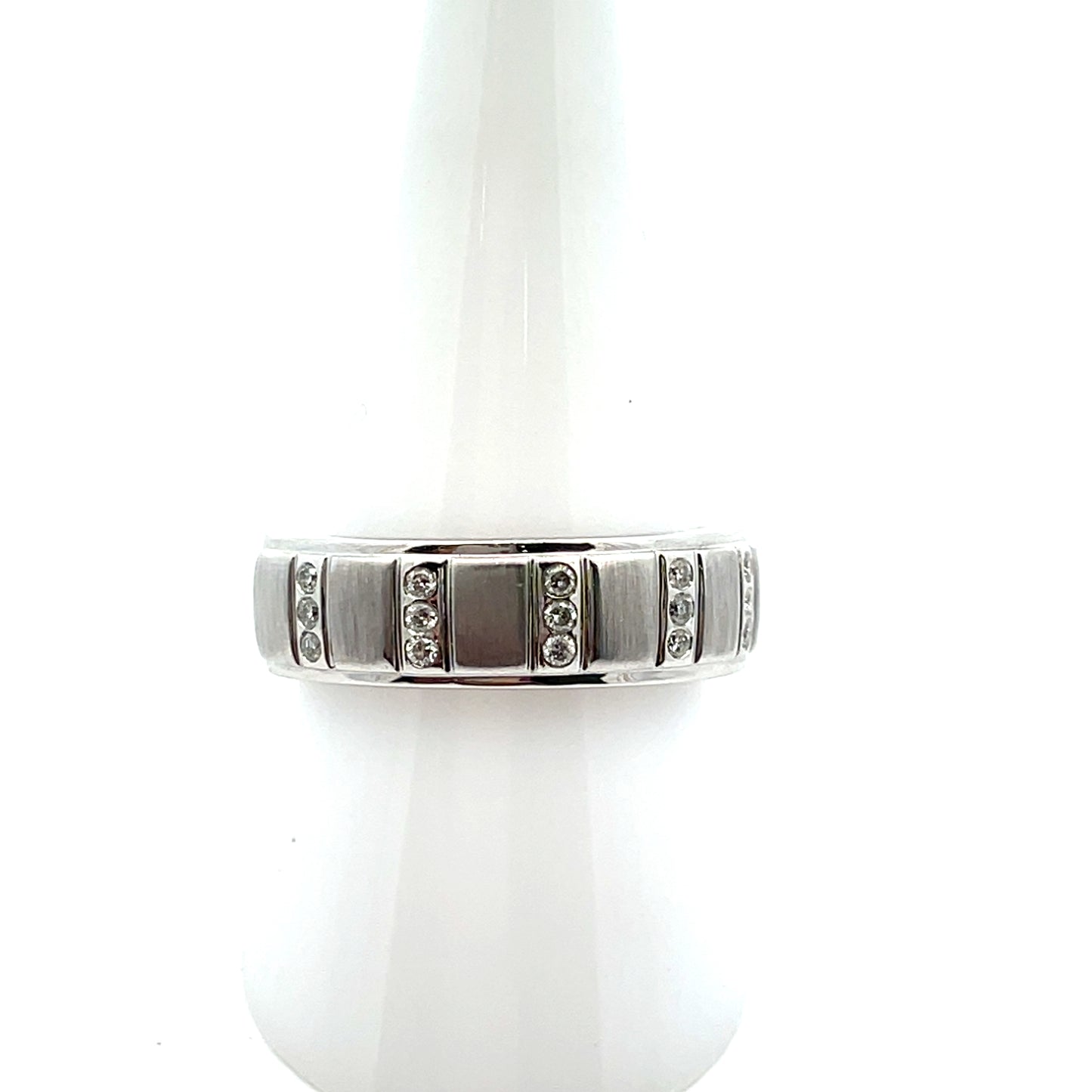 7MM D-0.18 CTW DIAMOND MENS RING BAND (SIZE 10.5)
