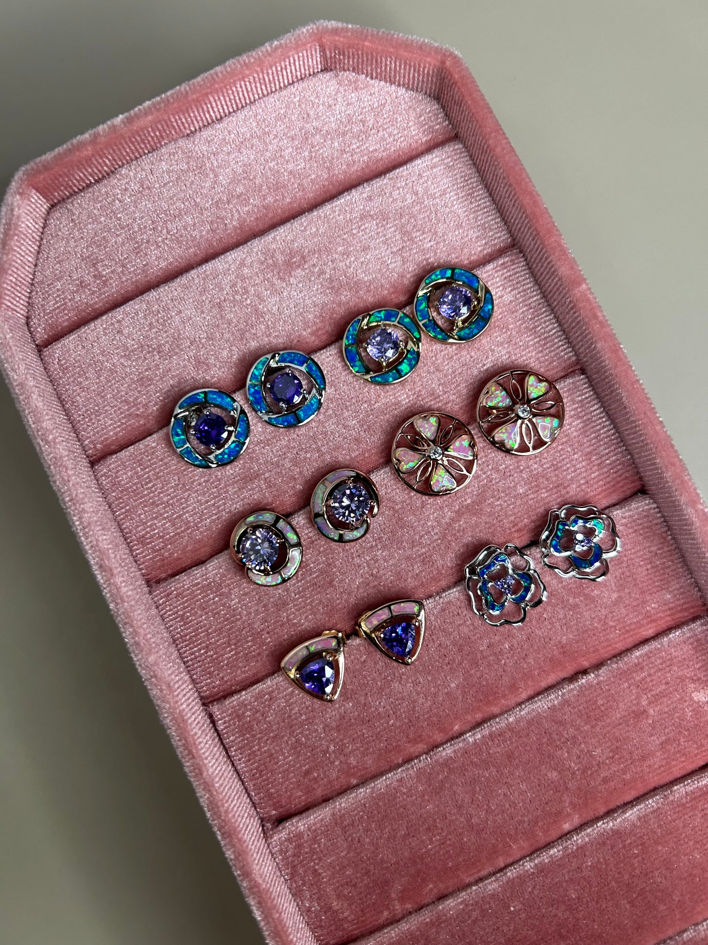 OPALO STUDS