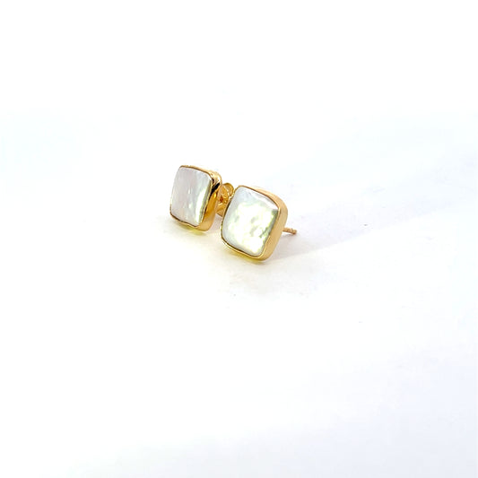 BARROQUE PEARL SQUARE STUD SGP