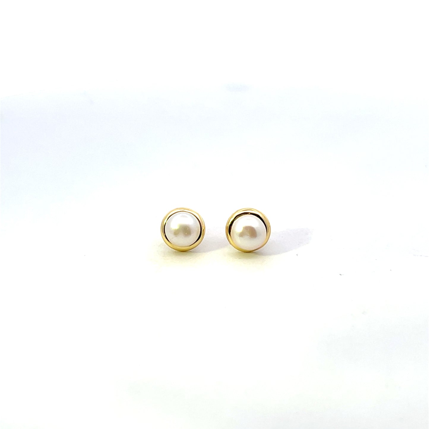 SMALL NATURAL PEARL WITH BEZEL SGP