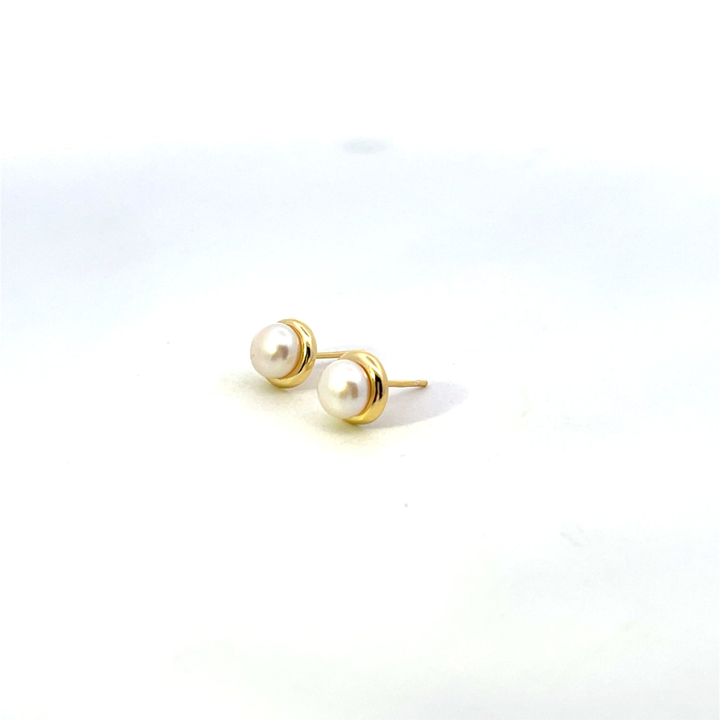 SMALL NATURAL PEARL WITH BEZEL SGP