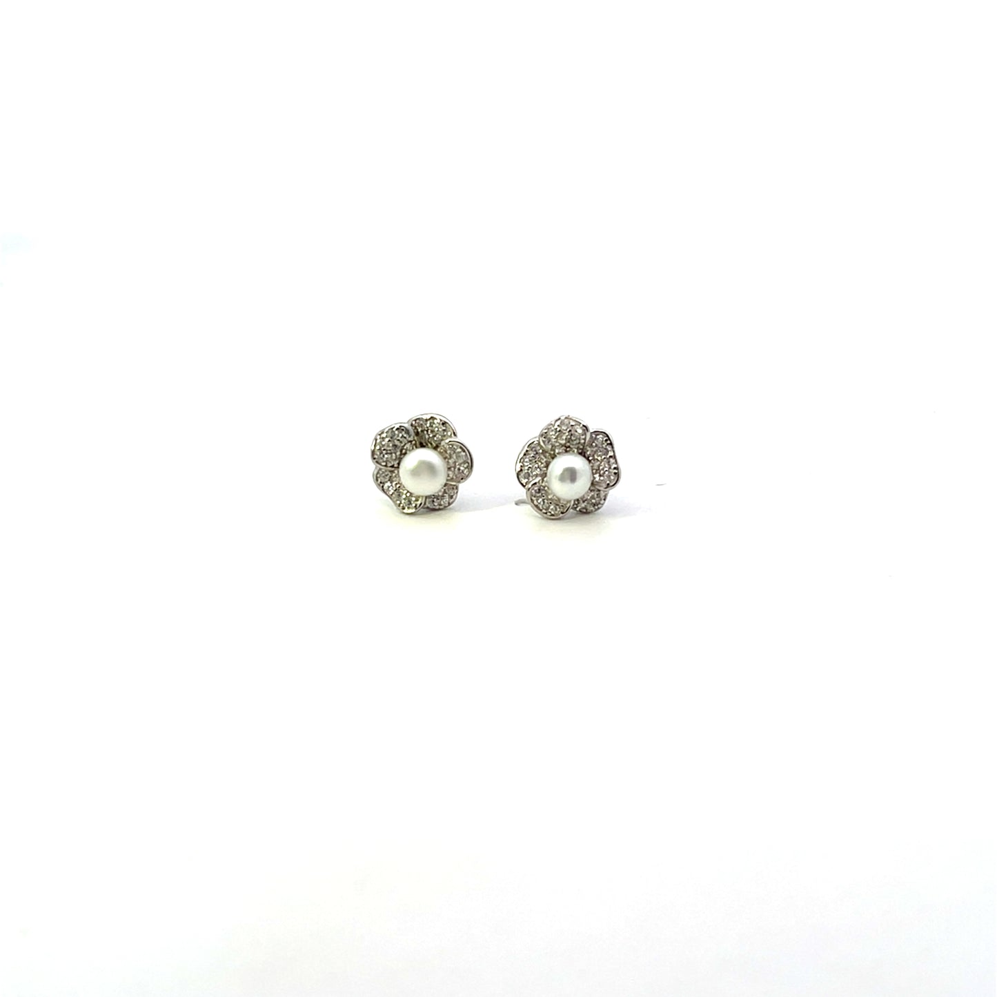 SMALL FLOWER WITH PEARL EARRINGS SILVER