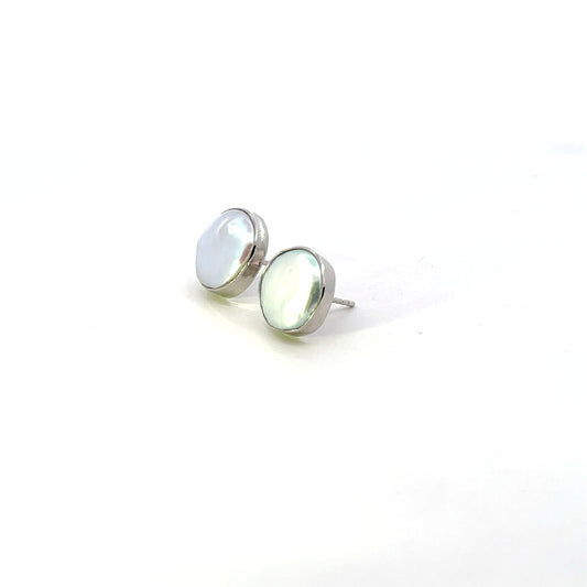 BARROQUE PEARL ROUND STUD SILVER