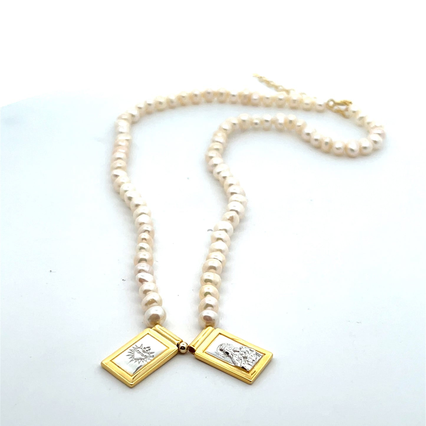 PEARL SCAPULARY