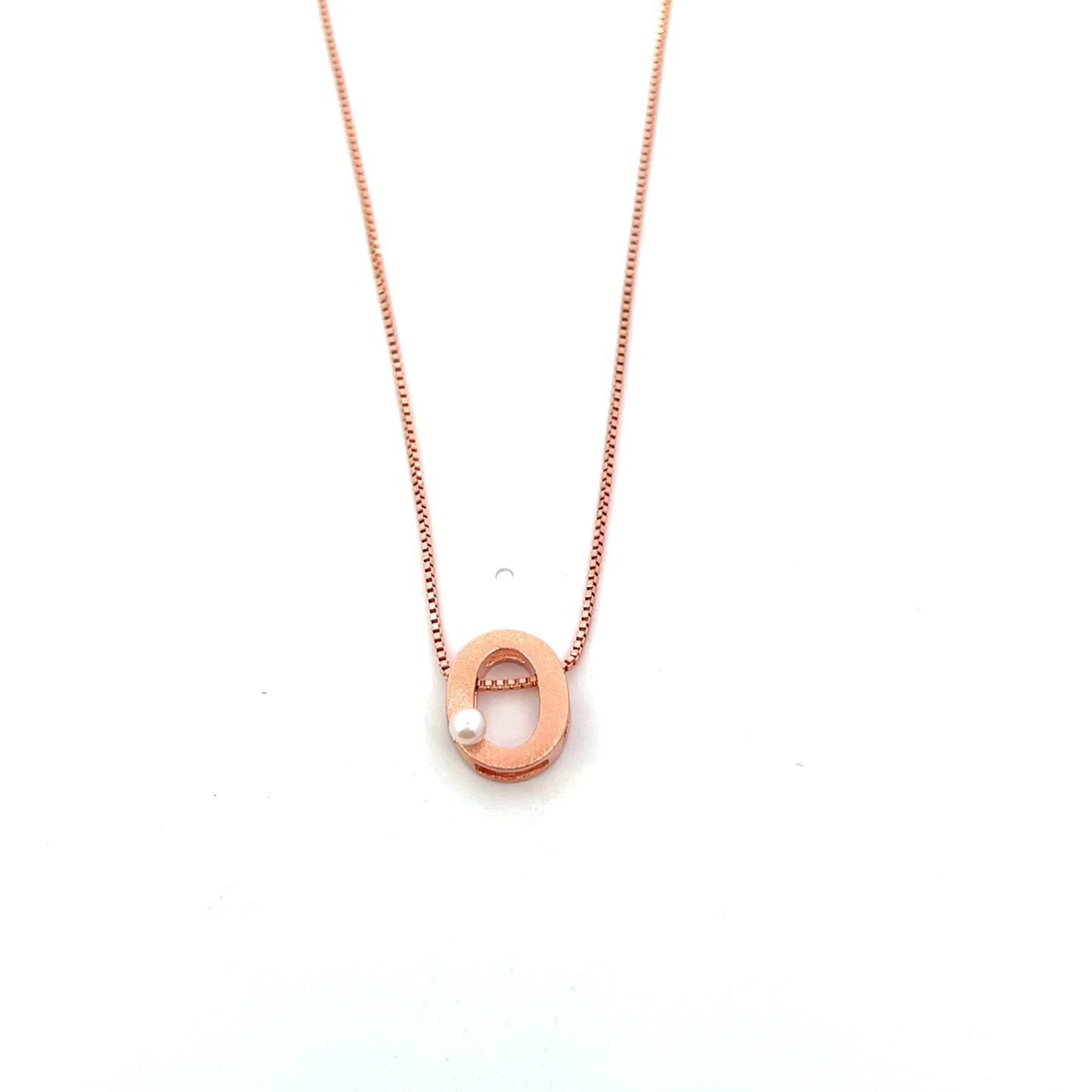 LETTER NECKLACE WITH MINI PEARL ROSEGOLD