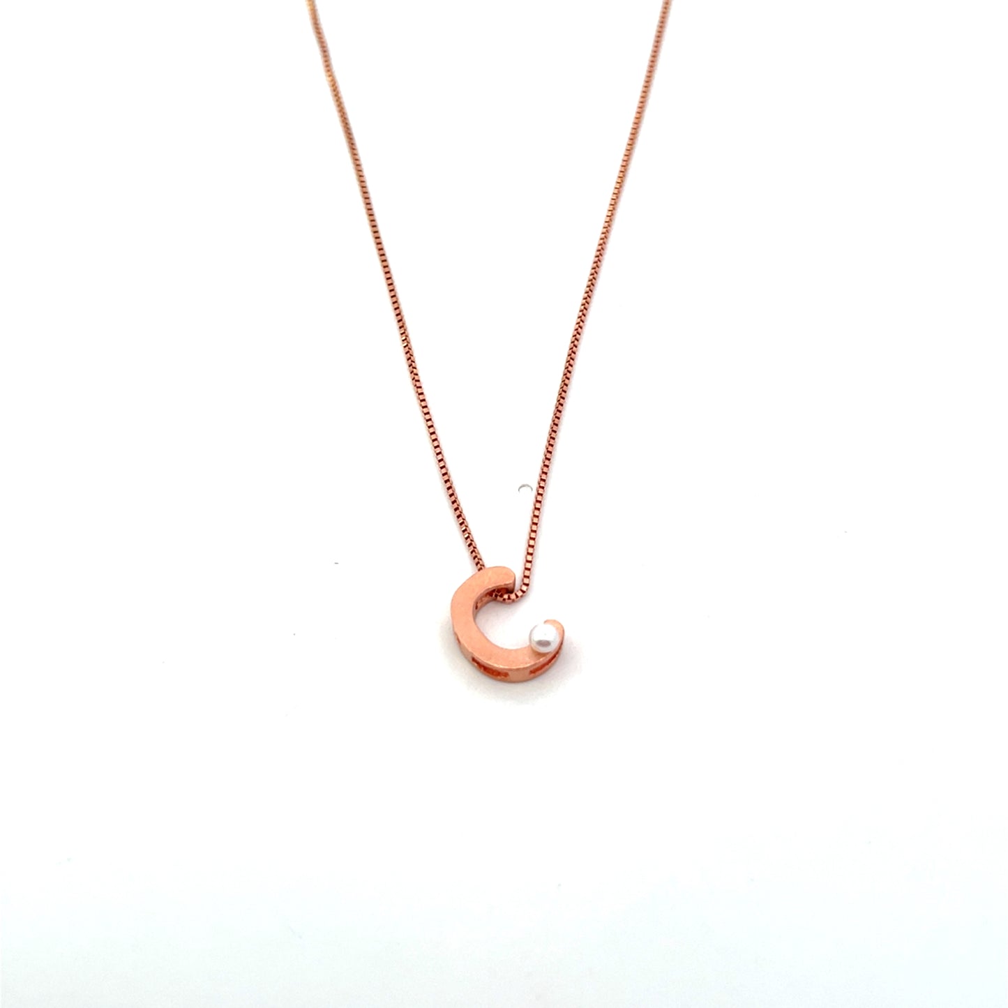 LETTER NECKLACE WITH MINI PEARL ROSEGOLD