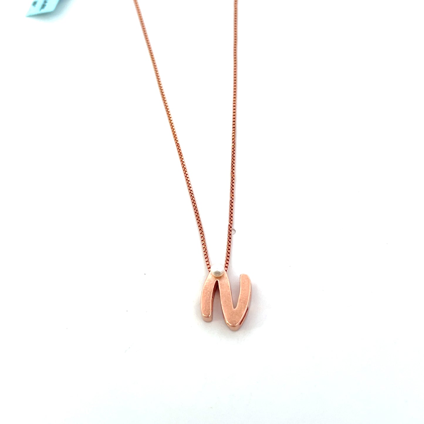 LETTER NECKLACE WITH MINI PEARL ROSEGOLD