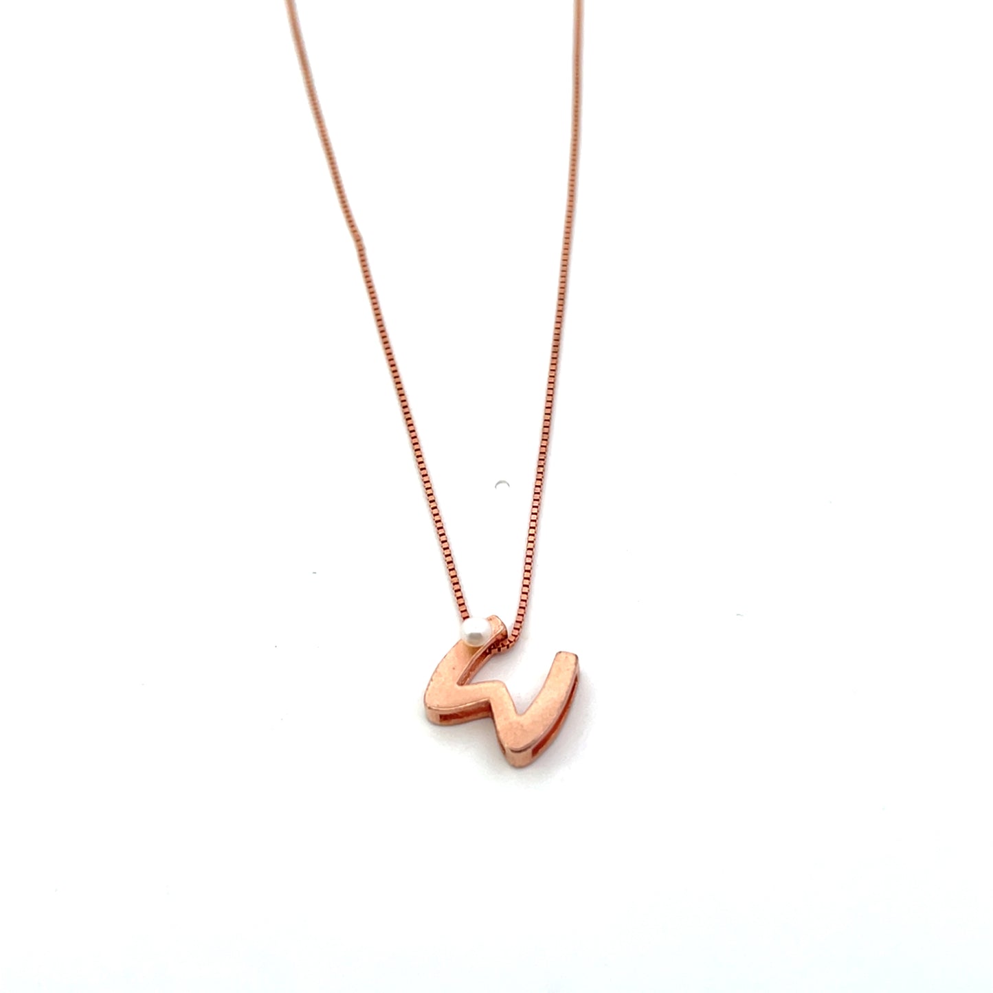 LETTER NECKLACE WITH MINI PEARL ROSEGOLD