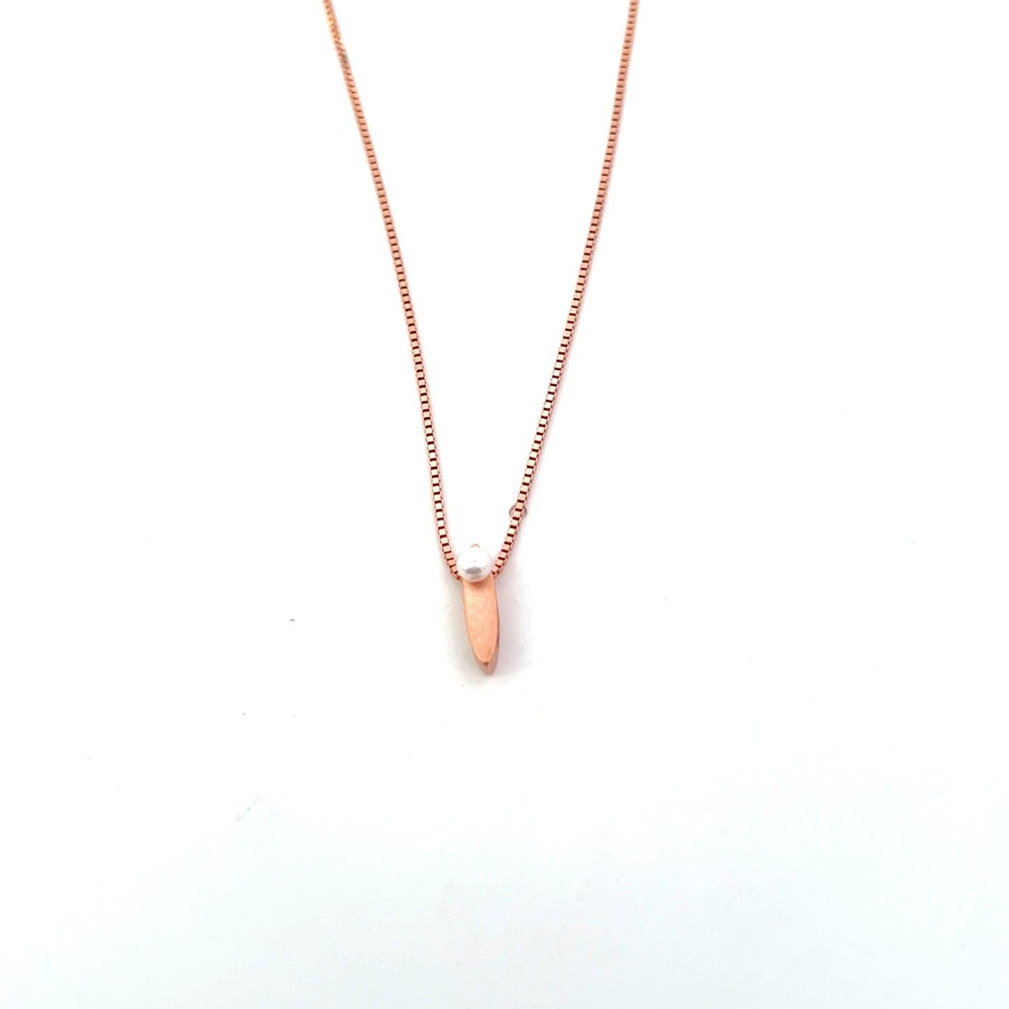 LETTER NECKLACE WITH MINI PEARL ROSEGOLD