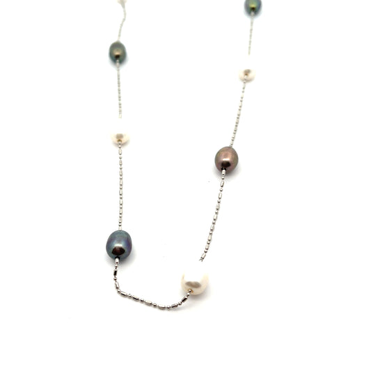 BLACK AND WHITE PEARL AND BEAD NECKLACE (BRASS) 18"