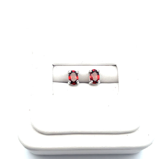 GRANATE OVAL SOLITAIRE