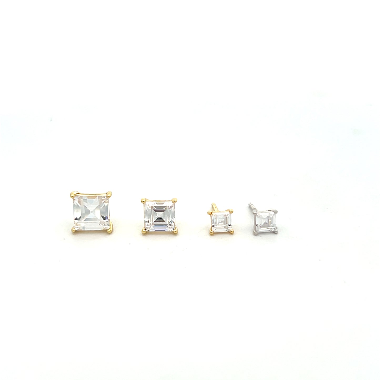 PRINCESS CUT SOLITAIRE STUD