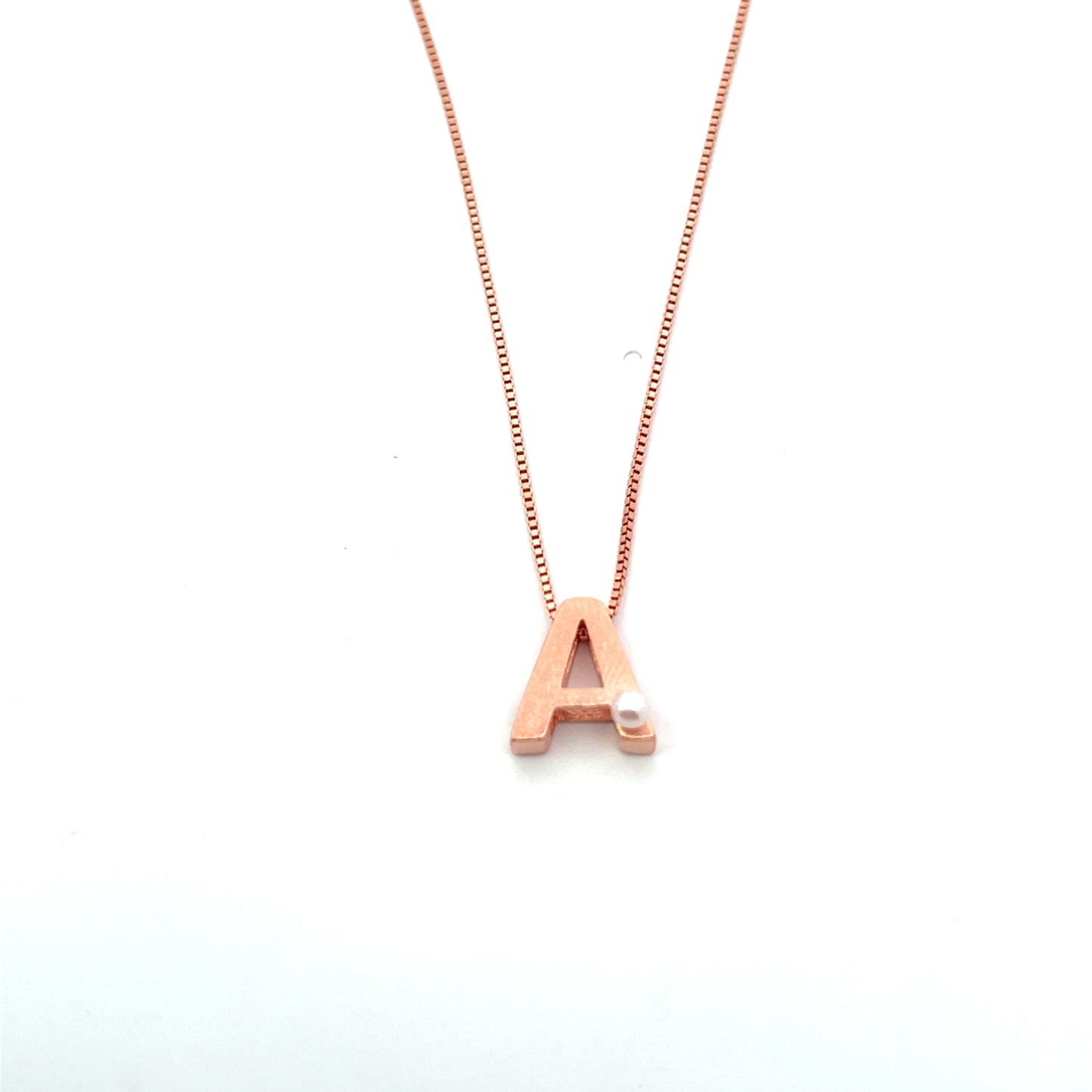 LETTER NECKLACE WITH MINI PEARL ROSEGOLD