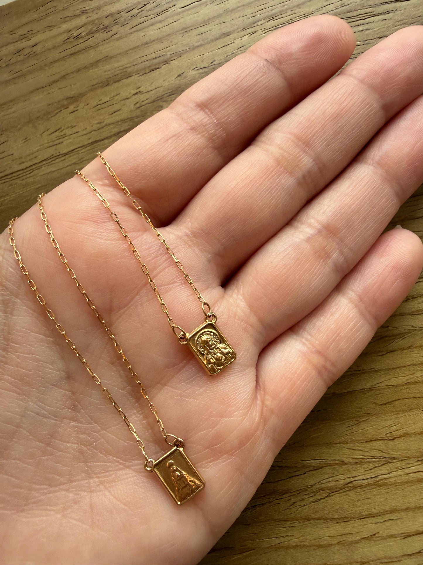 18K YG SCAPULARY NECKLACES